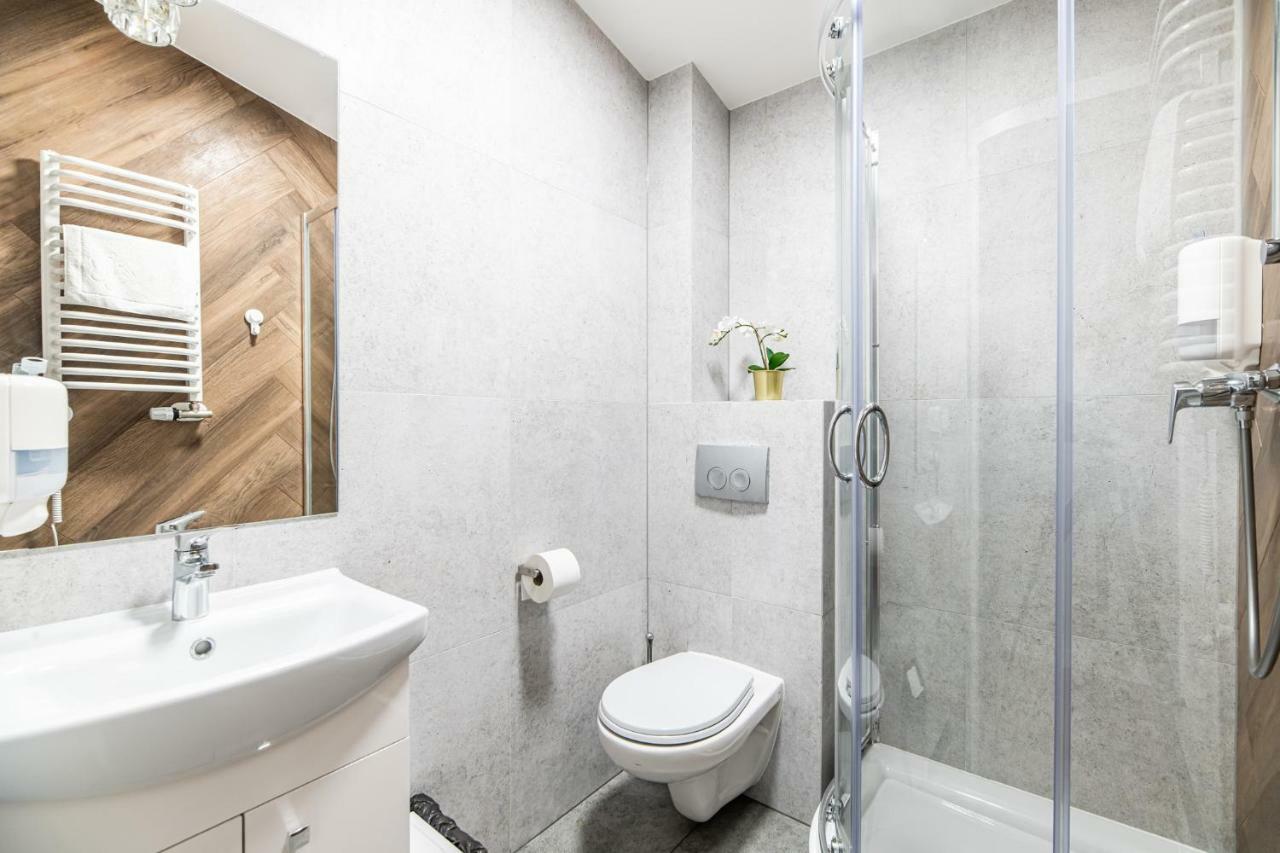 Lubomirskiego 23 Residence - Great Location, 10 Min To Main Square By Foot, Right Next To Main Rail And Bus Station Красков Екстериор снимка